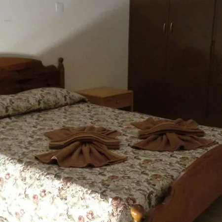 Femia Court - Flat 8 Appartement Ayía Nápa