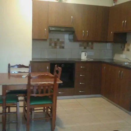 Femia Court - Flat 8 Apartment