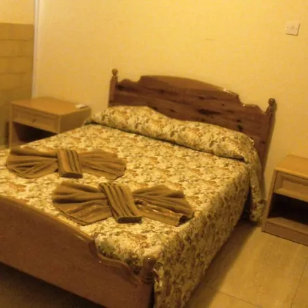 Apartment Femia Court - Flat 8 *